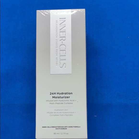 Other - 24H Hydration Moisturizer - White